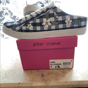 Slip on mule sneakers